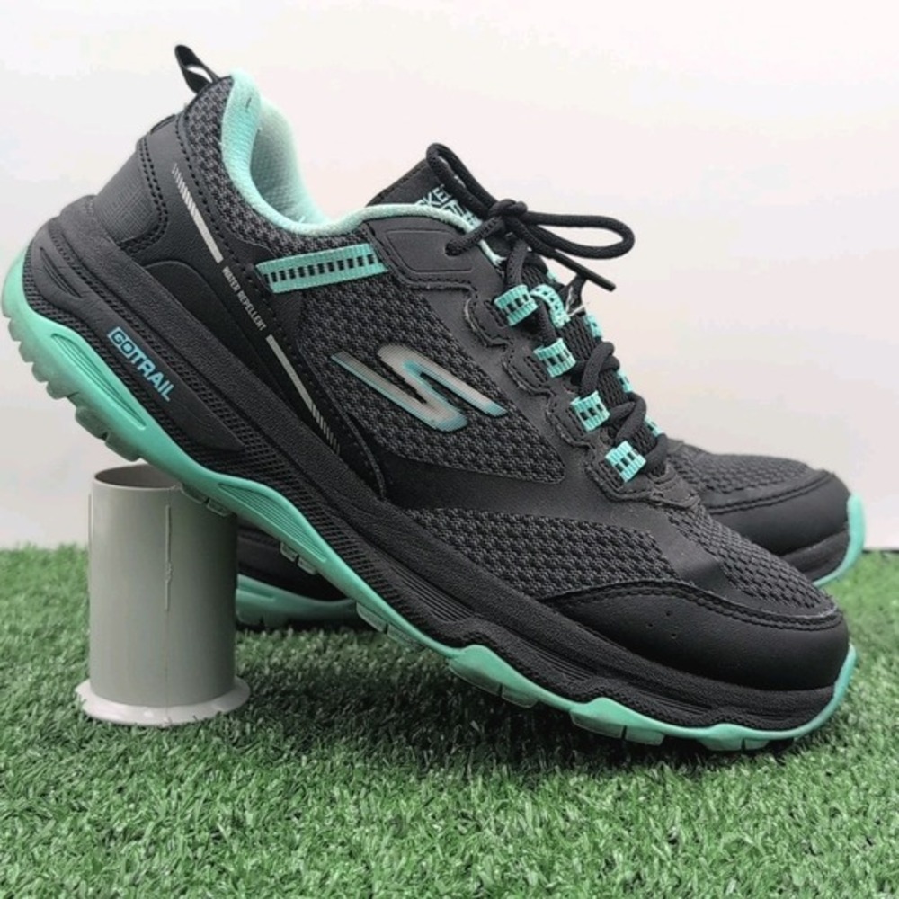 Skechers GoTrail Altitude Hiking‎ Shoes Women's Size 6 Daily Walking Athletic